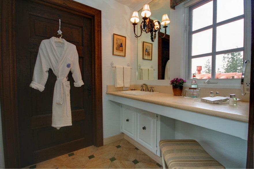 More Photos Of 48644 Victoria Ln, Oakhurst Hospitality For Sale