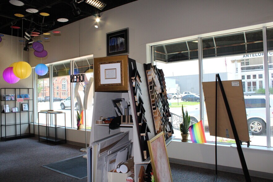 More Photos Of 612 N Delaware St, Indianapolis Freestanding For Sale