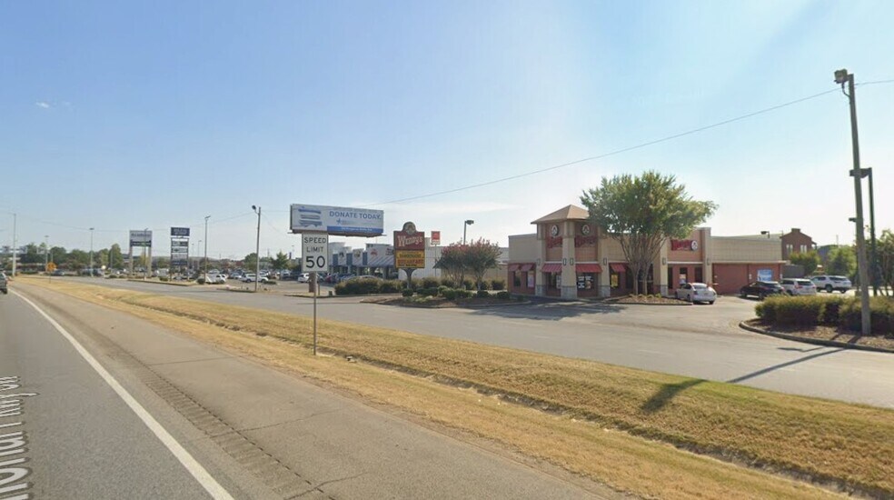 More Photos Of 2800 Memorial Pky S, Huntsville Fast Food For Sale