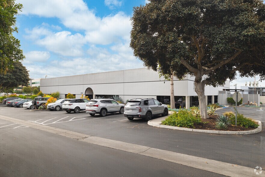 More Photos Of 2292 Faraday Ave, Carlsbad Research And Development For Sale