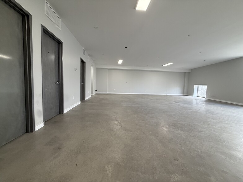 More Photos Of 1539 Covert St, Ridgewood Warehouse For Lease