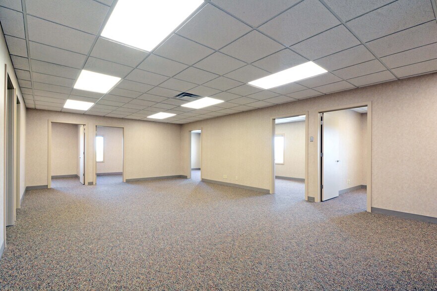 More Photos Of 10800 Lyndale Ave S, Bloomington Office For Lease