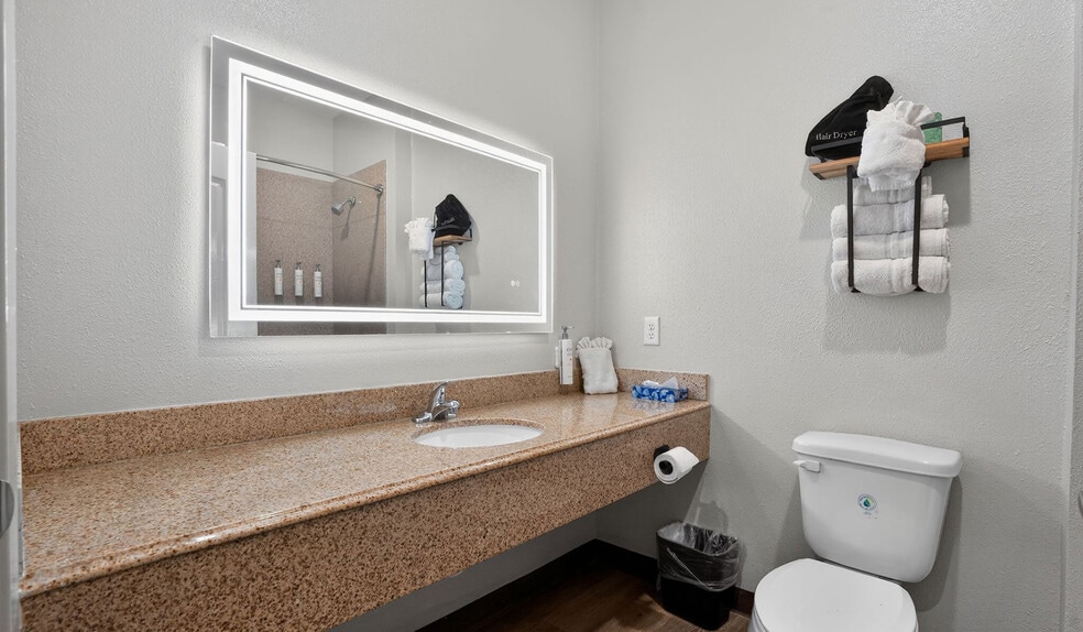 More Photos Of 415 Fm 1960 Rd E, Houston Hotel For Sale