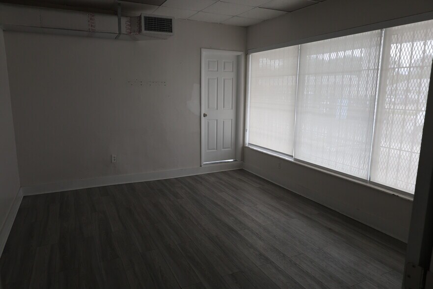 More Photos Of 4634 NW 27th Ave, Miami Freestanding For Lease