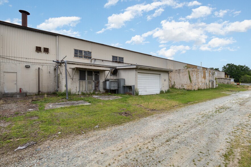 More Photos Of 2300 Old Durham Rd, Roxboro Warehouse For Lease