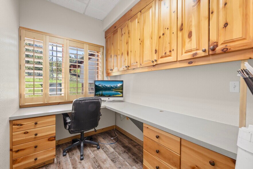 More Photos Of 101 Sundial Dr, Woodland Park Medical For Sale