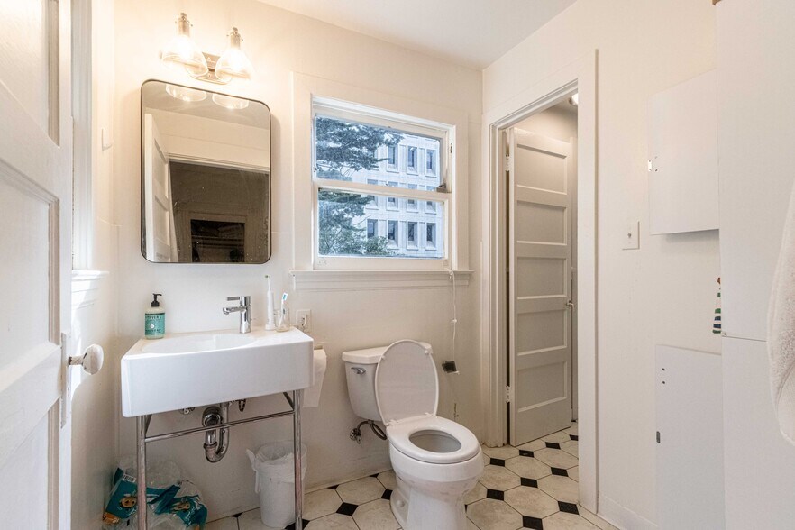 More Photos Of 3927-3929 Sacramento St, San Francisco Storefront Retail Residential For Sale