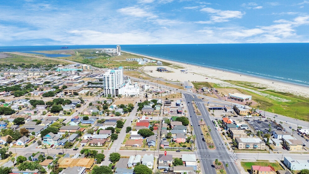 More Photos Of 915 8th St, Galveston Apartments For Sale