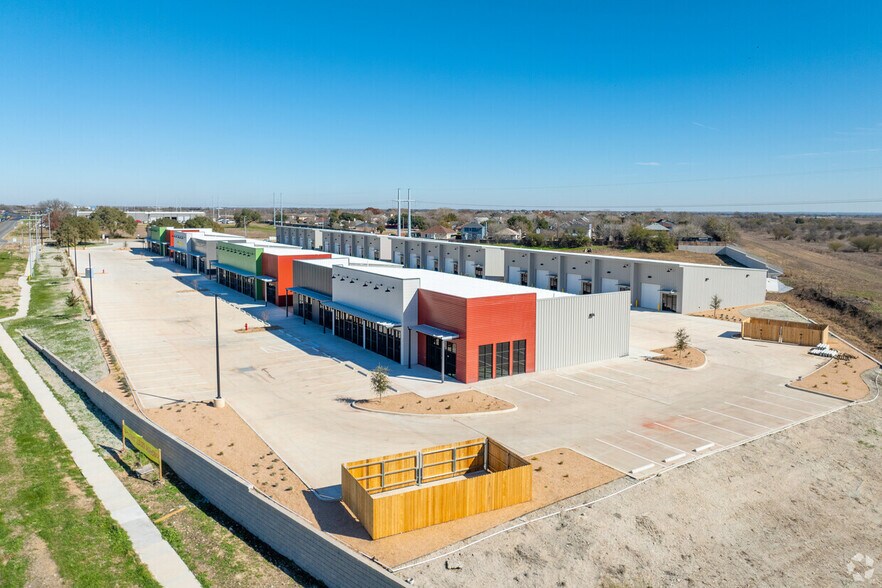 More Photos Of 183 Crossing, Lockhart Unknown For Lease