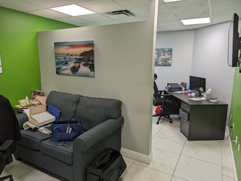 More Photos Of 201 SE 2nd St, Fort Lauderdale Office For Sale