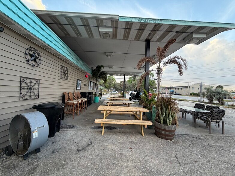 More Photos Of 1095 US Highway 17 S, Bartow Auto Repair For Sale