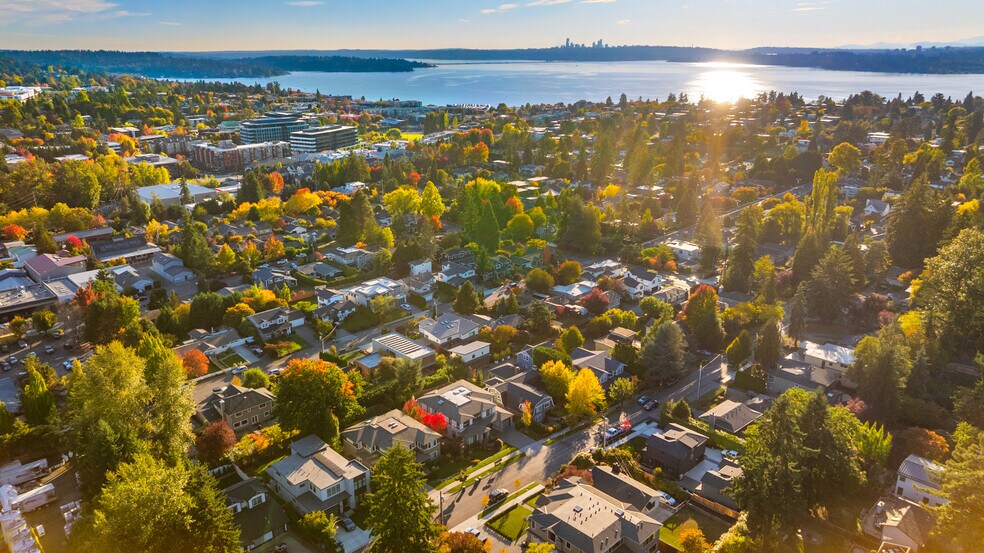 More Photos Of 636 11th Ave, Kirkland Apartments For Sale