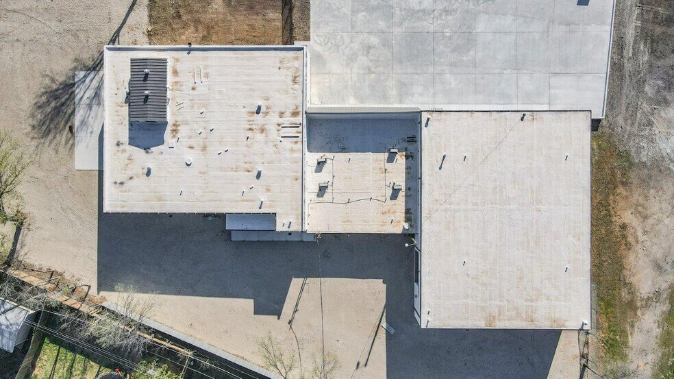 More Photos Of 4924 Old Benbrook Rd, Fort Worth Warehouse For Sale