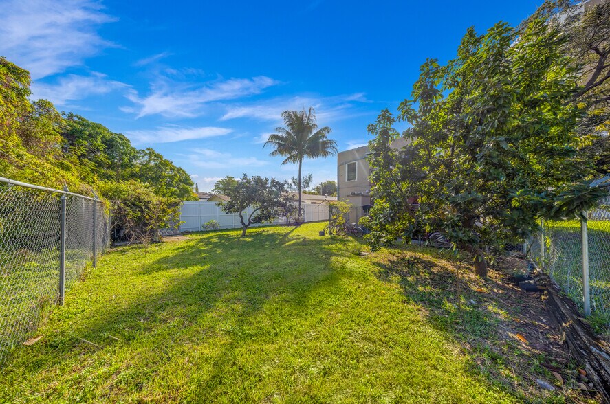 More Photos Of 193 NW 58th St, Miami Apartments For Sale