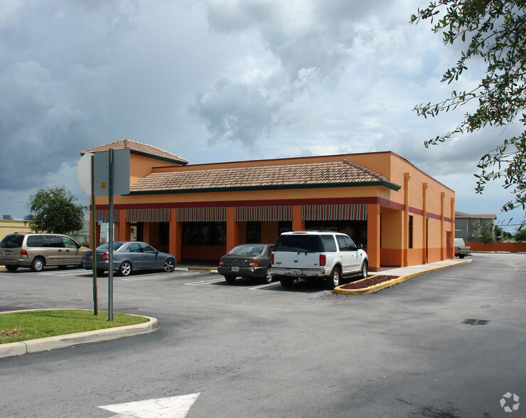 Primary Photo Of 17721 NW 27th Ave, Miami Gardens Restaurant For Lease