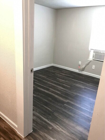 More Photos Of 214 W Republic St, Baytown Apartments For Sale