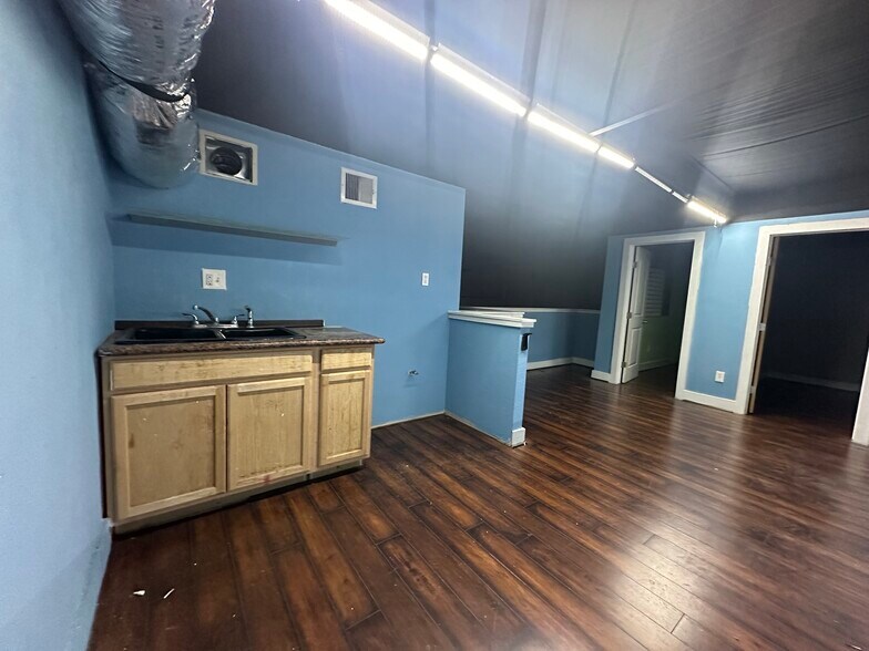 More Photos Of 2955 S Sam Houston Pky E, Houston Flex For Lease