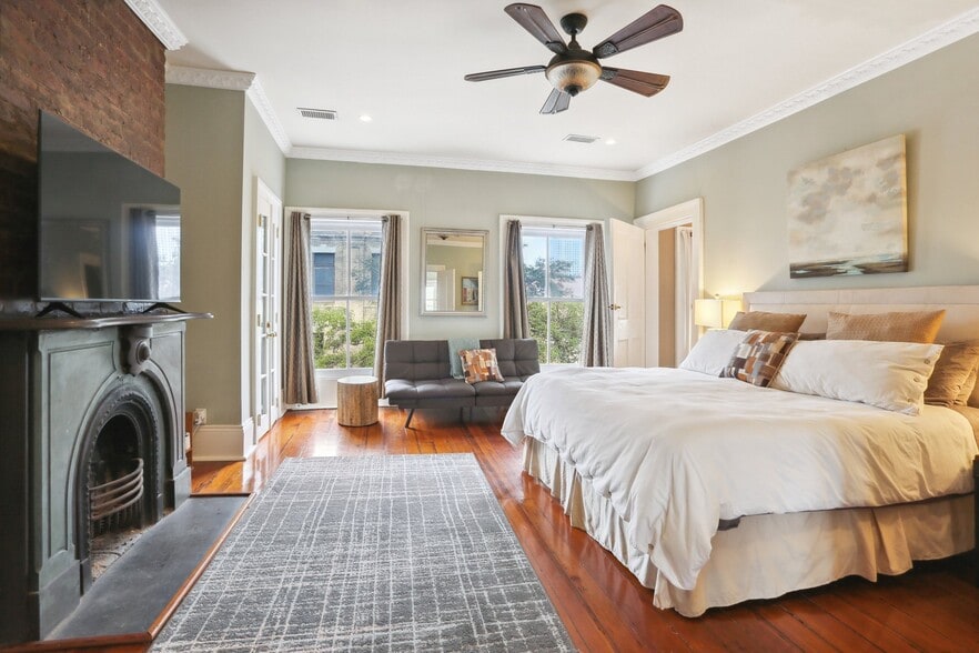 More Photos Of 842 Camp St, New Orleans Specialty For Sale