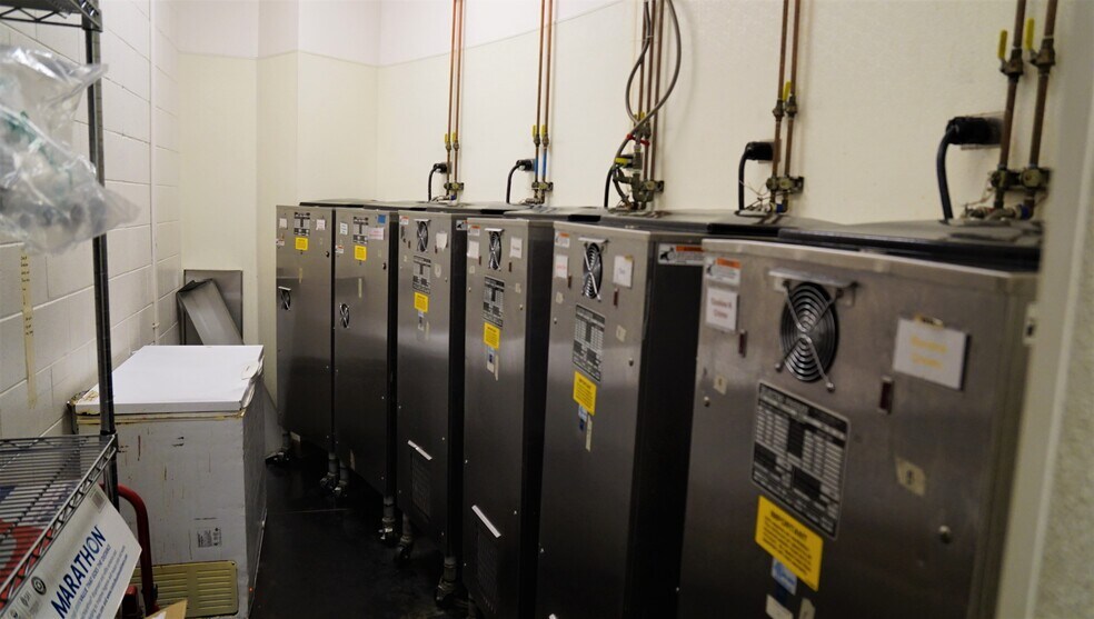 More Photos Of 1130-1150 Kuala St, Pearl City Restaurant For Lease