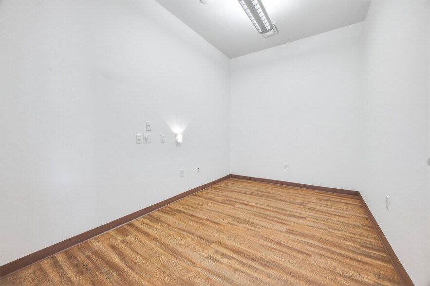 More Photos Of 12171 W Parmer Ln, Cedar Park Medical For Lease