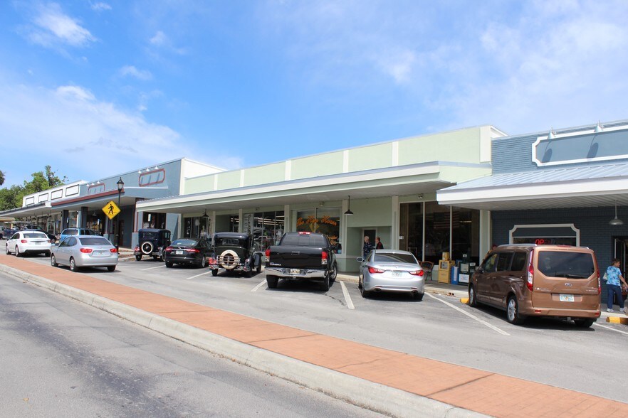More Photos Of 200 W Tompkins St, Inverness General Retail For Lease