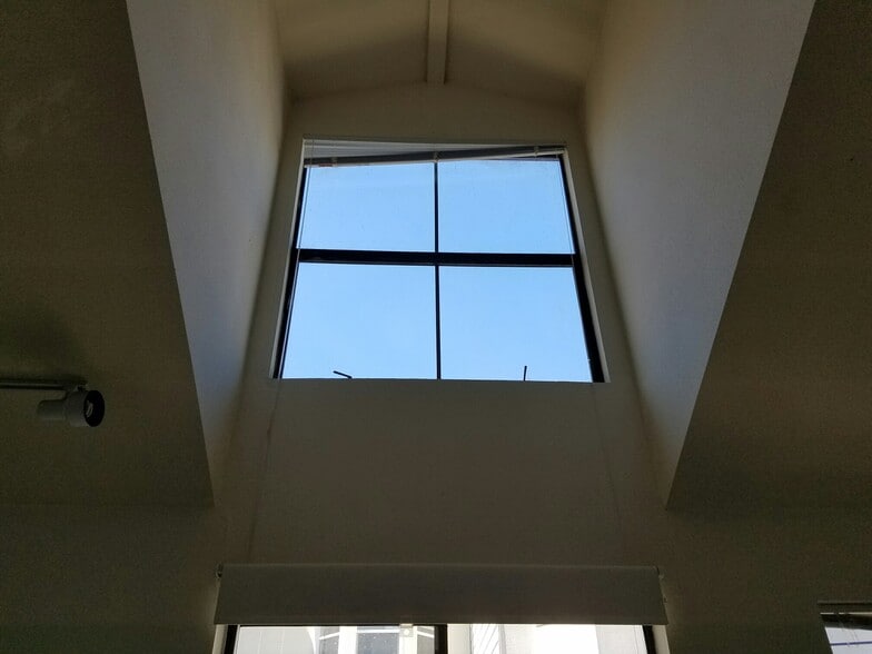 More Photos Of 83 Wiese St, San Francisco Office Residential For Lease