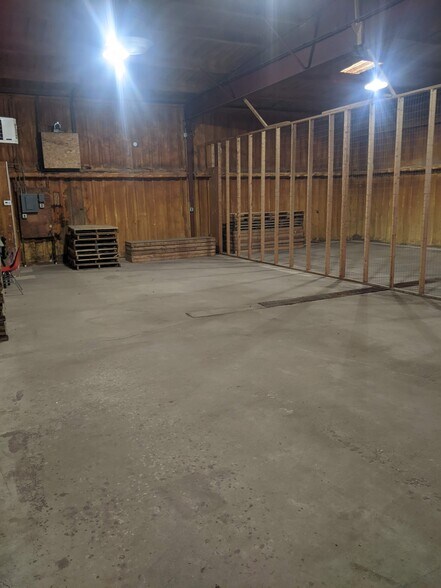 More Photos Of 161 Westland Dr, Bad Axe Warehouse For Lease