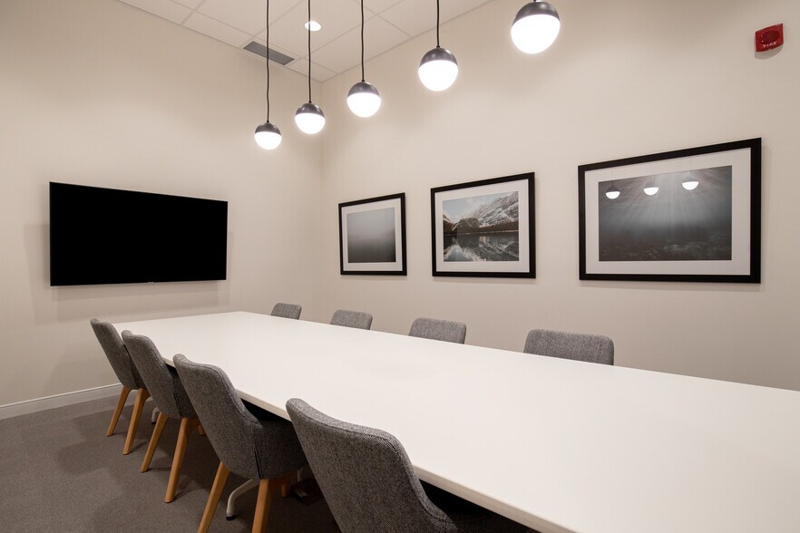 More Photos Of 460 Doyle Ave, Kelowna Coworking Space