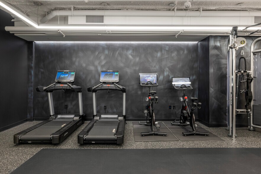 More Photos Of 1400 16th St NW, Washington Office For Lease