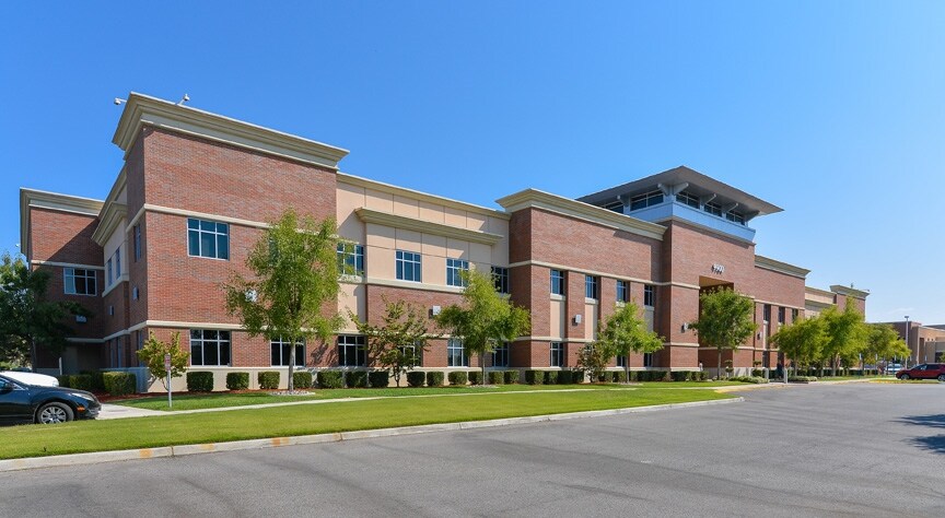 More Photos Of 9900 Stockdale Hwy, Bakersfield Medical For Lease