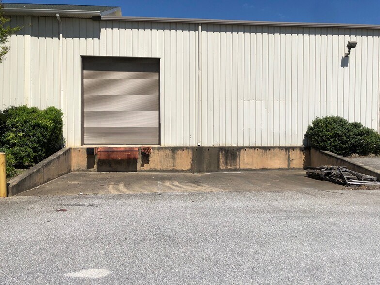 More Photos Of 302 Alabama St, Auburn Flex For Lease