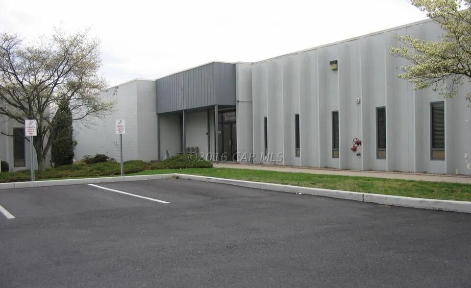 More Photos Of 408 Coles Cir, Salisbury Warehouse For Lease