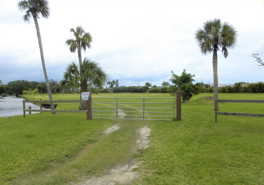 More Photos Of 35 Winar Dr, Merritt Island Land For Sale