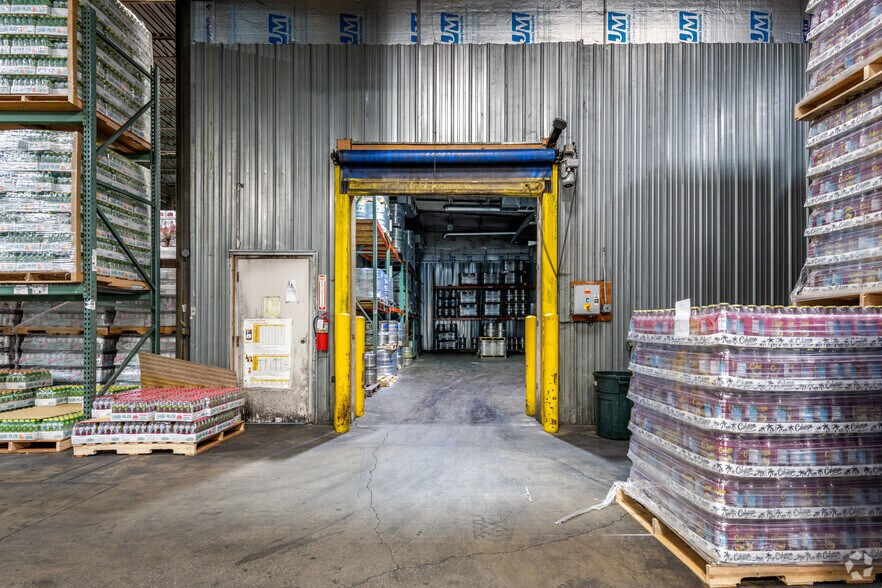 More Photos Of 5900 Pennsylvania Ave, Maple Heights Distribution For Lease