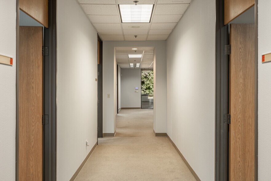 More Photos Of 2540 W Shaw Ln, Fresno Office For Sale