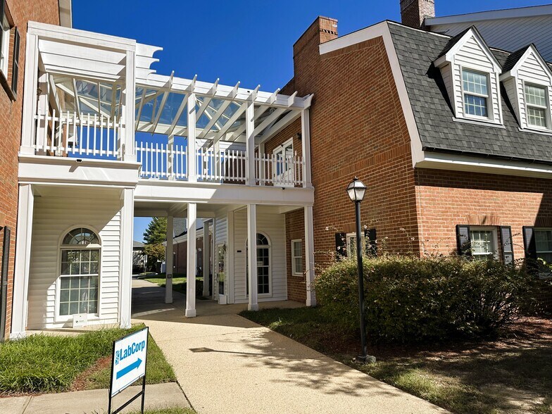 More Photos Of 11350 Pembrooke Sq, Waldorf Medical For Sale