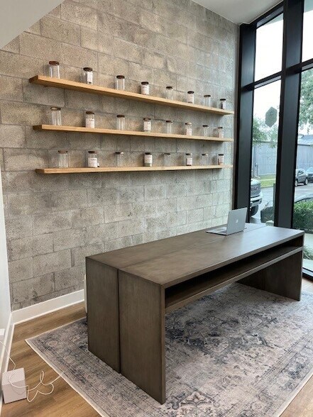 More Photos Of 1542 4TH St, Sarasota Storefront Retail Office For Lease