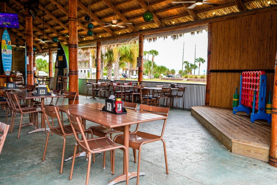 More Photos Of 36 W Pine Ave, Eastpoint Restaurant For Sale