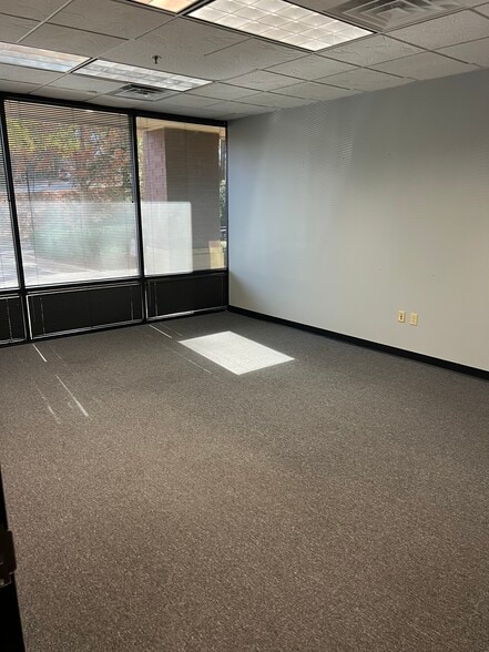 More Photos Of 4907 Golden Pky, Buford Warehouse For Lease