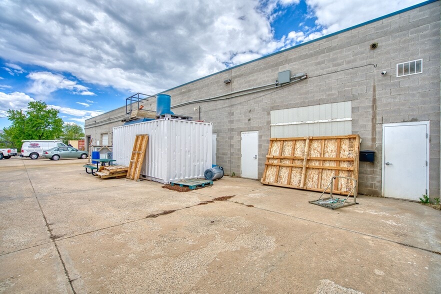 More Photos Of 105 S Sunset St, Longmont Light Manufacturing For Lease