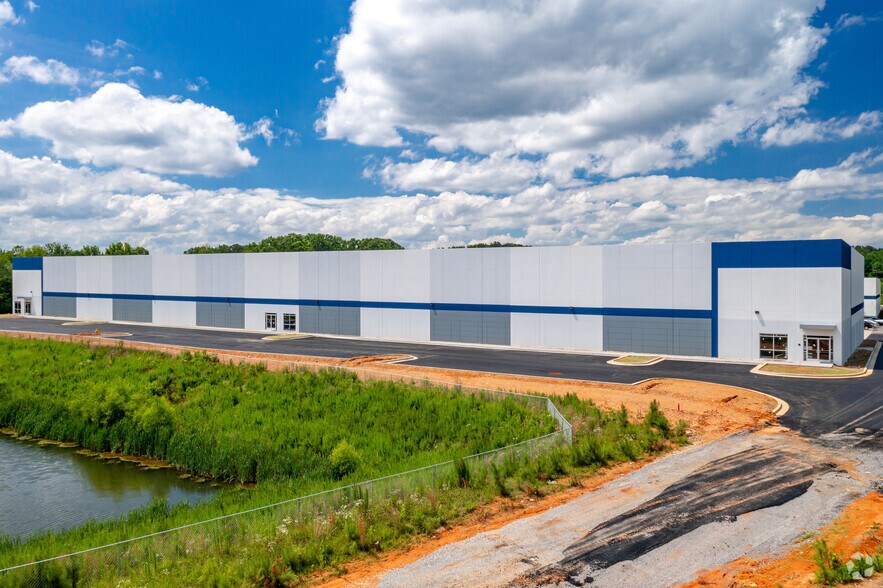 More Photos Of 1033 Cass White Rd NE, Cartersville Distribution For Lease