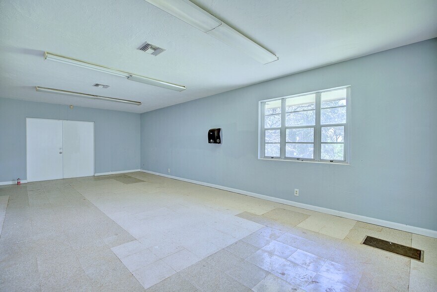 More Photos Of 10405 US Highway 27 S, Sebring Freestanding For Sale