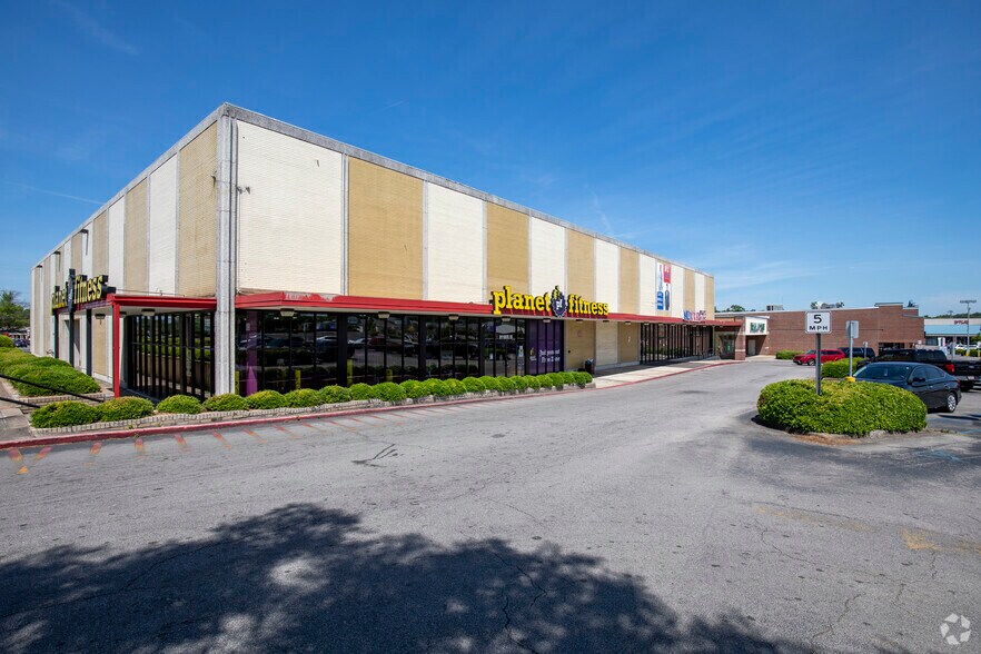 More Photos Of 9118-9174 Parkway E, Birmingham Freestanding For Lease