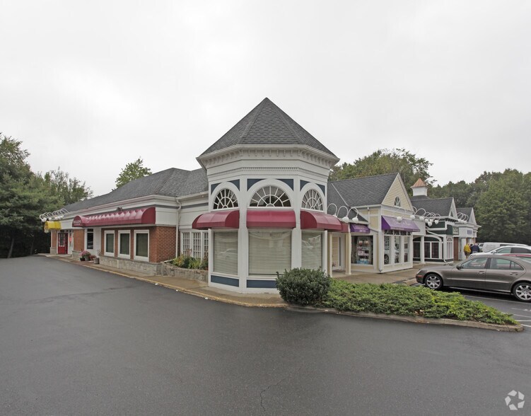 Primary Photo Of 2 Broadway, North Haven Storefront Retail Office For Lease