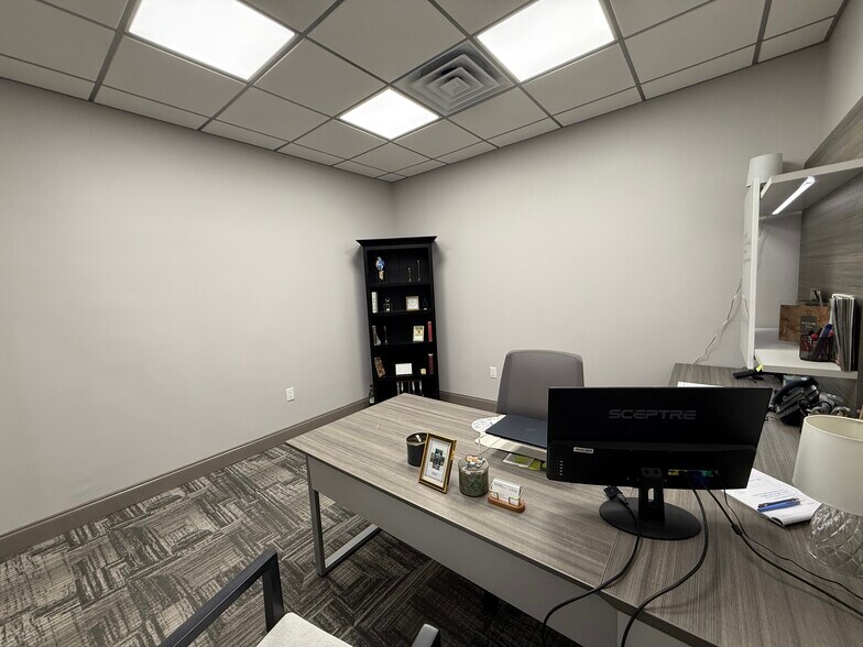 More Photos Of 29080 -29092 Krentel Rd, Lacombe Flex For Sale