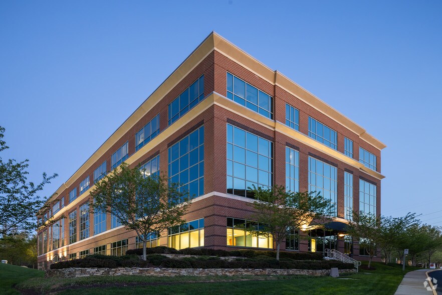 More Photos Of 8730 Stony Point Pky, Richmond Office For Lease