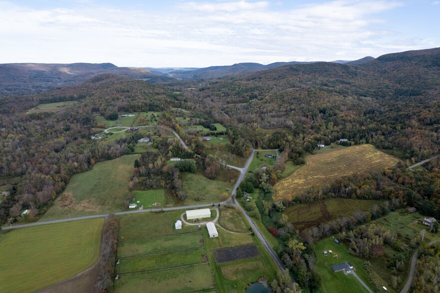 More Photos Of 4 Whitman Rd, Stephentown Sports And Entertainment For Sale