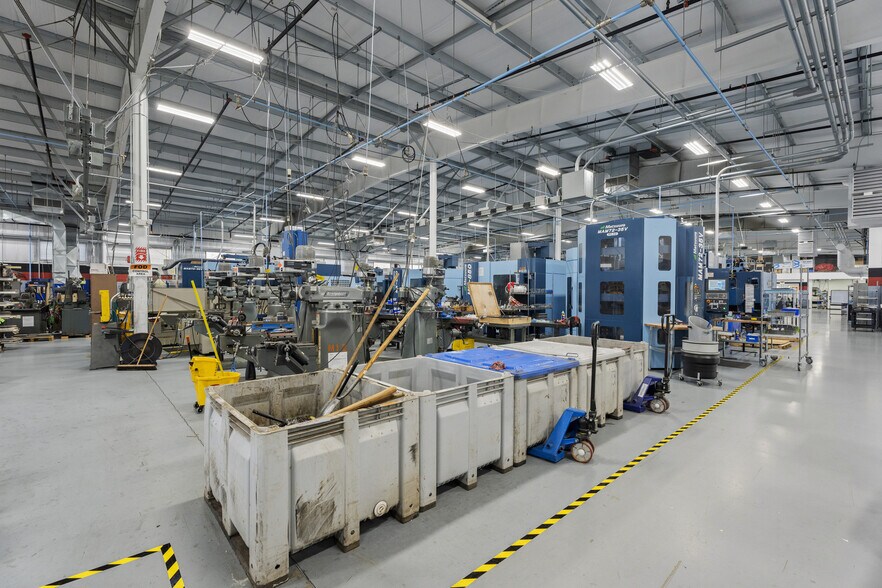 More Photos Of 2 Fox Hollow Rd, Oxford Manufacturing For Sale