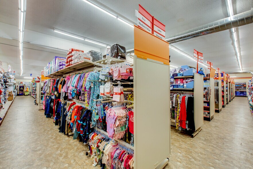 More Photos Of 100 Bennett Ave, Bennett Freestanding For Sale