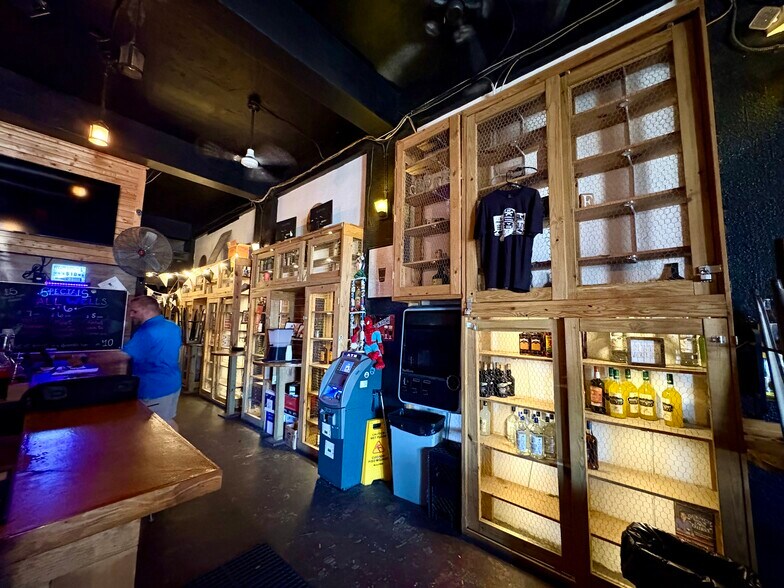 More Photos Of 2053-2063 Central Ave, Saint Petersburg Storefront For Lease